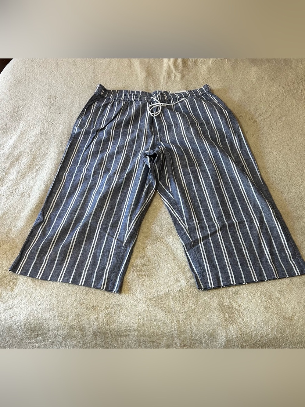 Beach lunch lounge Navy White Vertical Stripe Wide Leg Cropped Beach Resort NWT